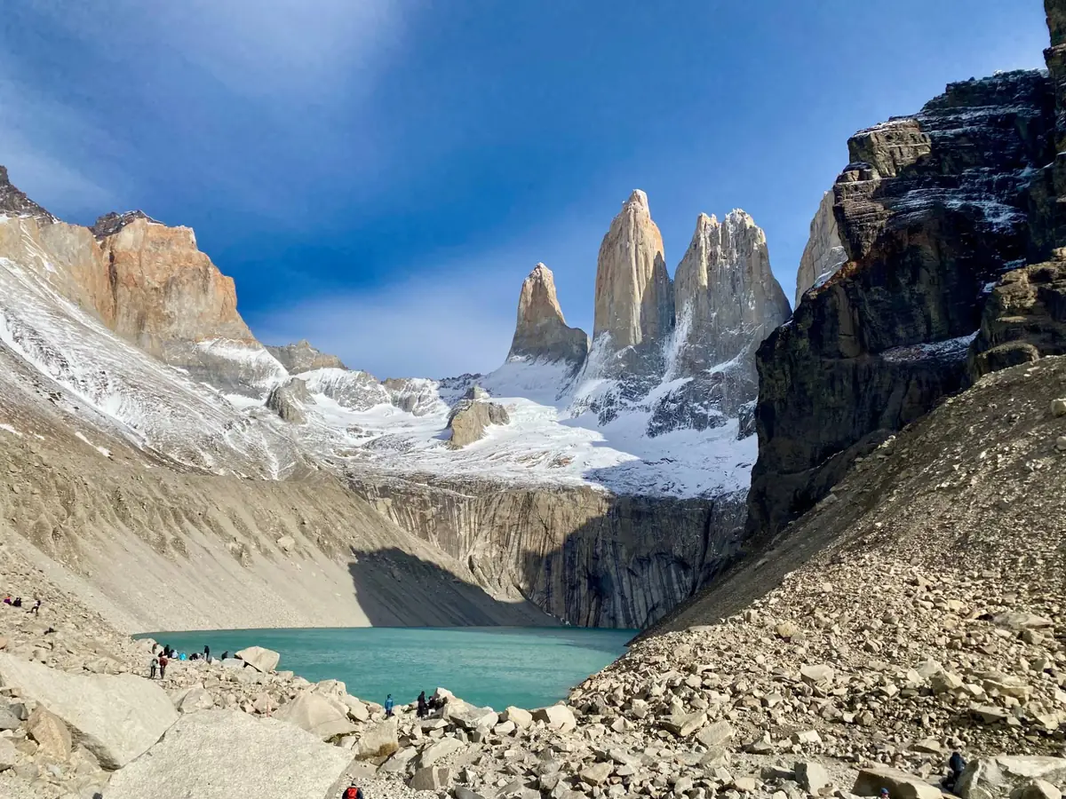 Laguna y Torres del Paine vistas desde el mirador Base Torres