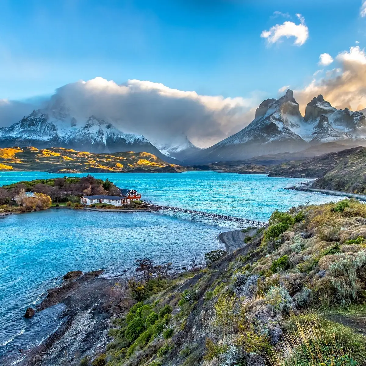Lago Pehoé y los Cuernos del Paine